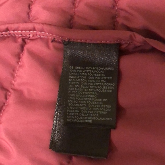 The North Face jacket in plum purple with from zipper pockets &  inside pockets - Picture 12 of 14